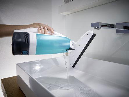 Aquanta Click window vacuum cleaner