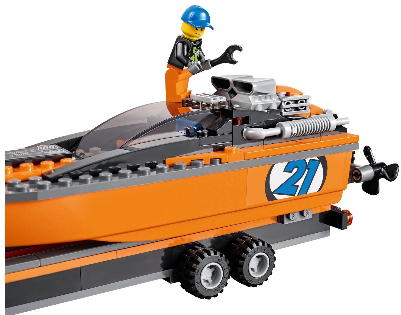 Lego city best sale 4x4 with powerboat