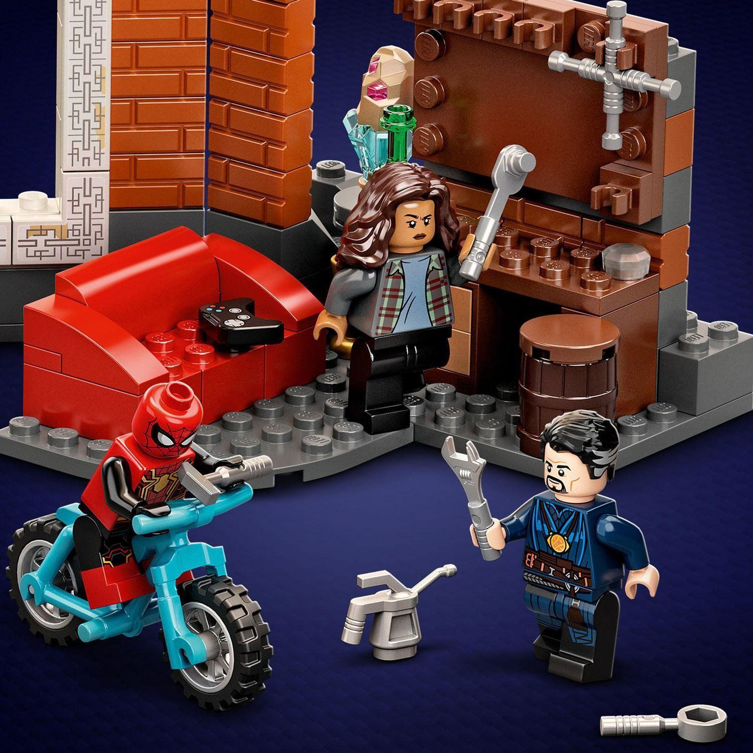 LEGO Marvel Spider Man 76185 Spider Man in the Sanctum Workshop