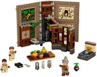 LEGO Harry Potter TM 76384 Kúzelné momenty z Rokfortu: Hodina bylinkárstva - LEGO stavebnica