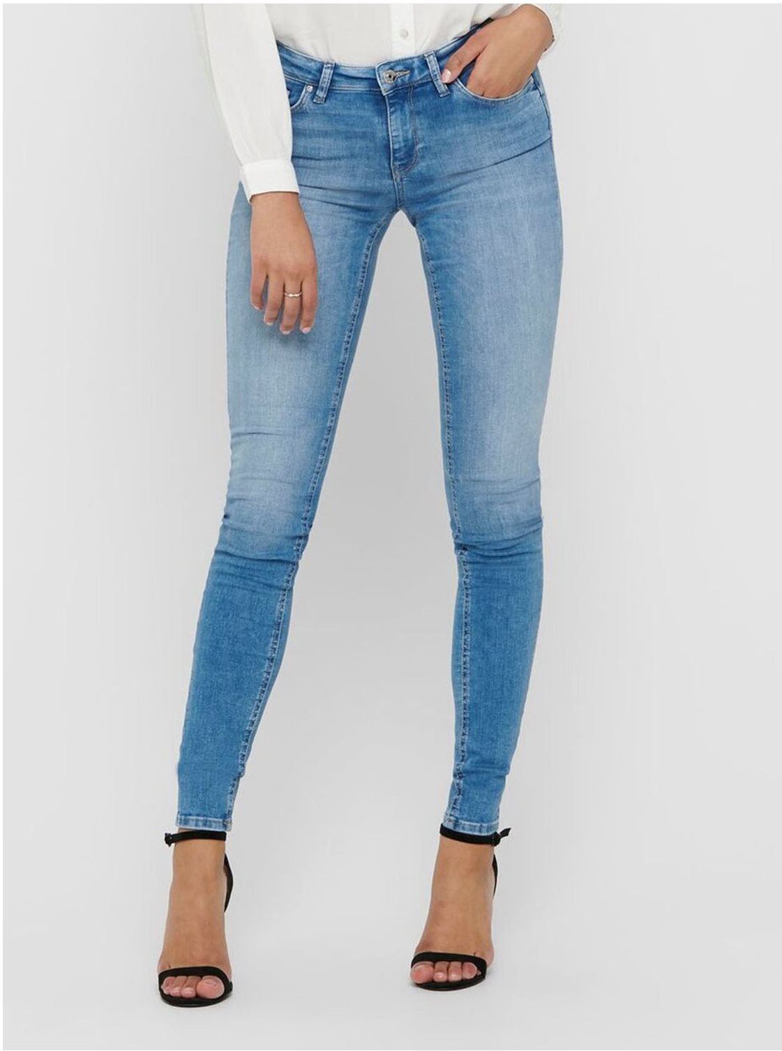 Carmen store only jeans