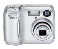 Nikon Coolpix 3200 - 3.2 mil. bodů, interní paměť 14,5 MB + slot na SD/MMC, 3x opt. zoom - stříbrný  - Digitální fotoaparát