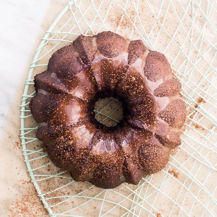 12 cup bundt outlet cake pan