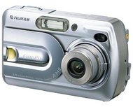 Sada FUJIFILM FinePix A340 Zoom, CCD 4 Mpx, 3x zoom, 1,5" LCD, 2x AA, xD + Velbon stativ - Digital Camera