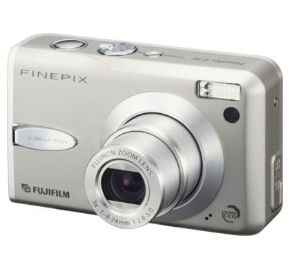FUJIFILM FinePix F30 stříbrný (silver), CCD 6.3 Mpx, 3x zoom, 2.5" LCD, Li-Ion, slot na xD - Digital Camera - Main image