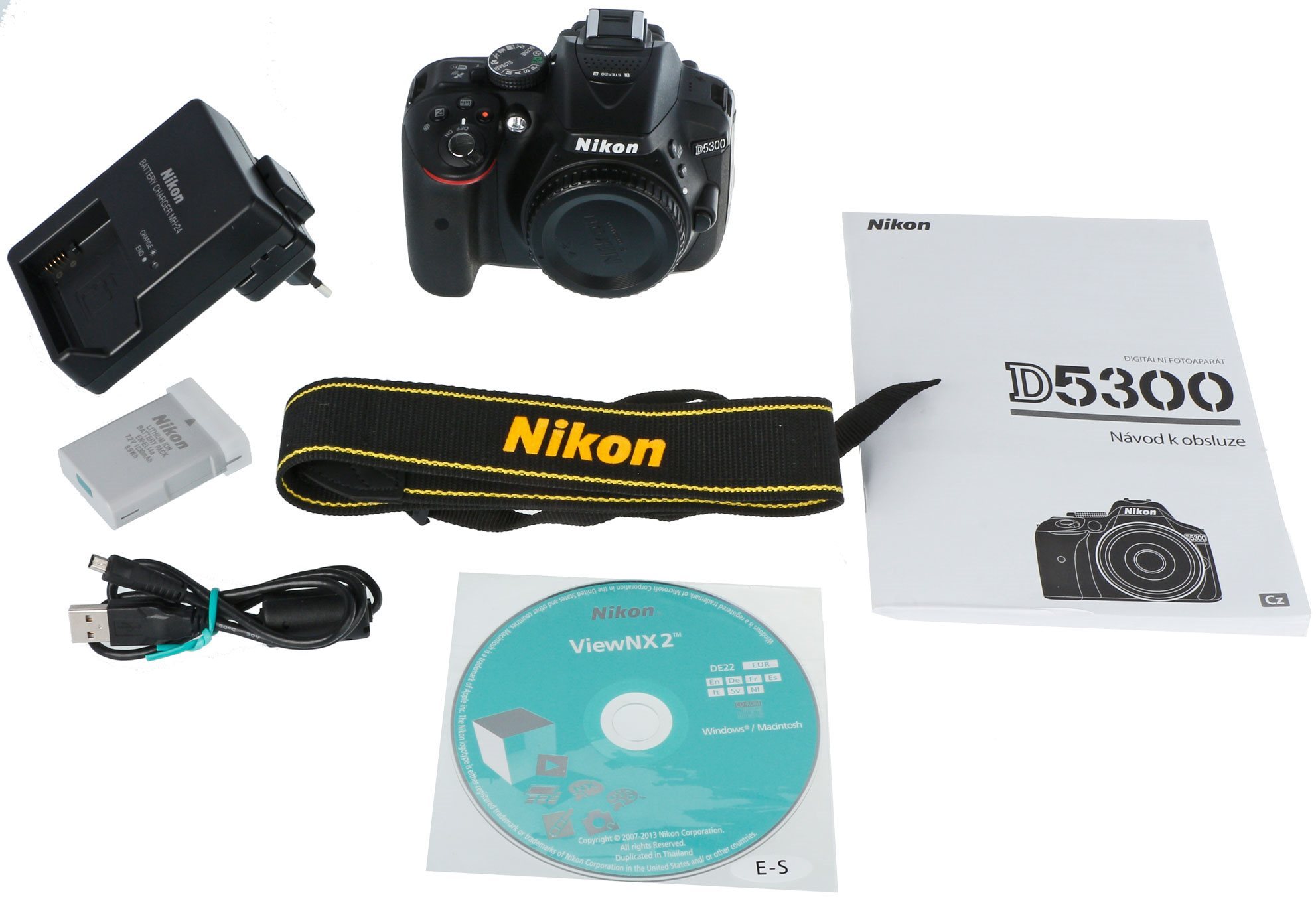 Nikon D5300 + 18-105mm AF-S VR lens + Nikon Starter Kit