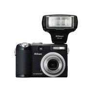 Digitální fotoaparát Nikon COOLPIX P5000 + přídavný blesk SB-400 - Digital Camera