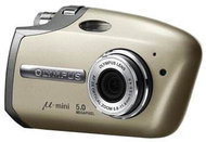 Olympus [mju:] Mini Digital S - lesklý béžový (gloss beige), 5 mil. bodů, zoom 2x / 4x + batoh Crump - Digital Camera