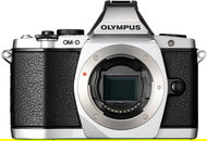 Olympus E-M5 BODY silver  - Digital Camera