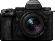 Panasonic Lumix DC-S5 Mark IIx + Lumix S 18-40 mm f/4,5-6,3 - Digitális fényképezőgép