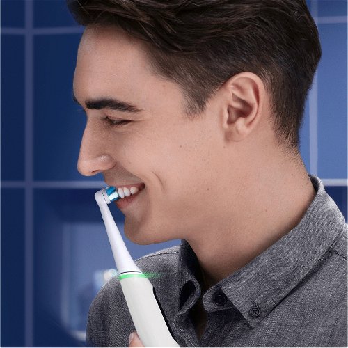Oral-B iO Series 6 Duo Electric Toothbrush Set 2pcs White / Pink with  Display