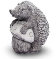 Zahradní dekorace ORIENTAL Zahradní betonová dekorace Ježek s houbou - Zahradní dekorace