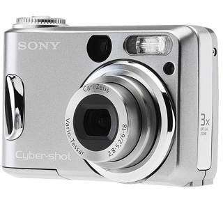 Sony CyberShot DSC-S90/S - stříbrný, 4.23 mil. bodů, optický / digitální zoom 3x / až 10x, 32 MB int - Digital Camera - Main image