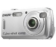 Sony CyberShot DSC-S600 stříbrný (silver), CCD 6 Mpx, 3x zoom, 2" LCD, 2x AA, MS DUO - Digitálny fotoaparát