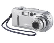 Sony CyberShot DSC-P9, 4.13 mil. bodů, optický / digitální zoom 3x / 6x