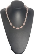 E. L. 133 Rose quartz - Necklace
