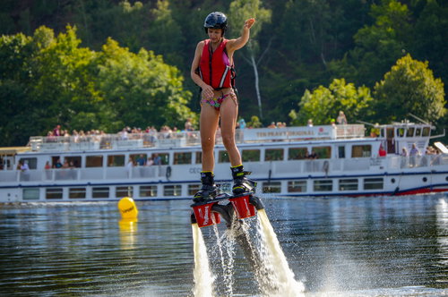 Flyboarding - létání nad vodou - 15 min letu - Voucher: - Main image