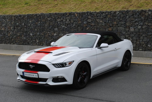 Ford Mustang 3.7 V6 Cabrio na 24h - Voucher: - Main image