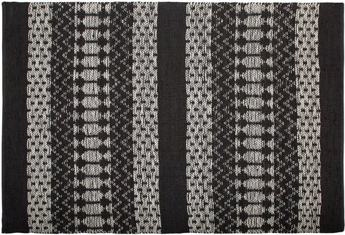 Kožený koberec 140 x 200 cm černý s béžovou SOKUN, 181571 - Koberec - Main image