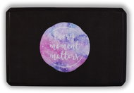 YOGGYS - Yoga brick black EVERY MOMENT MATTERS - Yoga Block