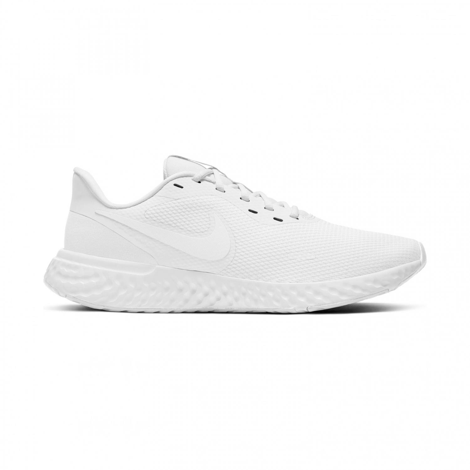 Nike store revolution white