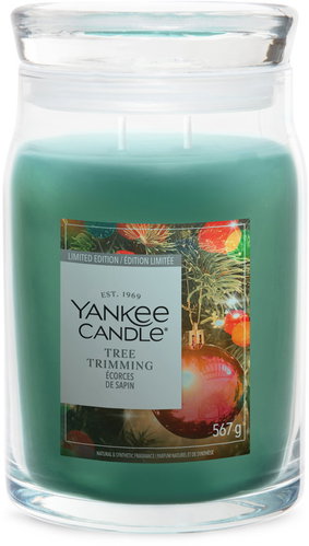 YANKEE CANDLE Signature Tree Trimming 567g - Candle - Main image
