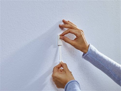 tesa® Adhesive hook for wallpaper and plaster 0.5kg - tesa