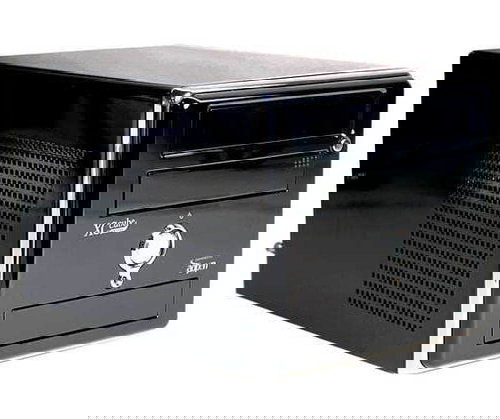 AOpen XC Cube EZ65, pro P4 - i865G+ICH5, 2xDualCh. DDR400, int. VGA+AGP8x, 6-ch. audio, GLAN - - - Main image