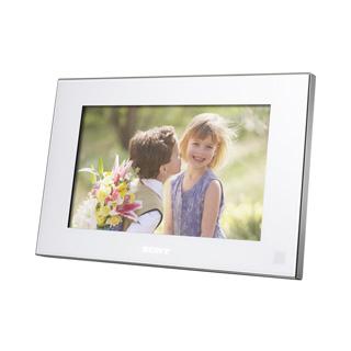 7" LCD SONY DPFV700 Photo Frame - Digital Photo Frame - Main image